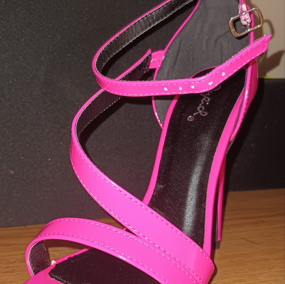 Hot pink ankle strap stilettoes - Picture 2 of 3
